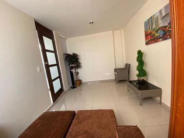 CASA EN VENTA CON ALBERCA, JACUZZI Y ROOF GARDEN EN CUAUTLA, MORELOS
