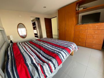 CASA EN VENTA CON ALBERCA, JACUZZI Y ROOF GARDEN EN CUAUTLA, MORELOS
