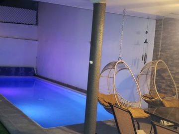 CASA EN VENTA CON ALBERCA, JACUZZI Y ROOF GARDEN EN CUAUTLA, MORELOS