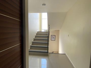 CASA EN VENTA CON ALBERCA, JACUZZI Y ROOF GARDEN EN CUAUTLA, MORELOS