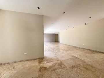 🌟 Residencia Moderna en Renta con Alberca y Jacuzzi en Jurica | $70,000 MXN/mes