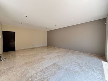 🌟 Residencia Moderna en Renta con Alberca y Jacuzzi en Jurica | $70,000 MXN/mes