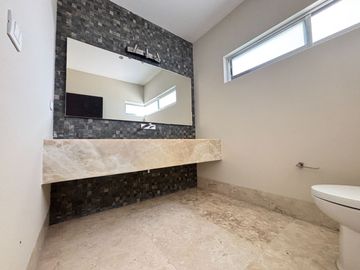 🌟 Residencia Moderna en Renta con Alberca y Jacuzzi en Jurica | $70,000 MXN/mes