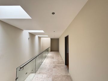 🌟 Residencia Moderna en Renta con Alberca y Jacuzzi en Jurica | $70,000 MXN/mes