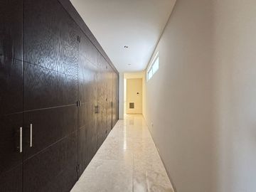 🌟 Residencia Moderna en Renta con Alberca y Jacuzzi en Jurica | $70,000 MXN/mes