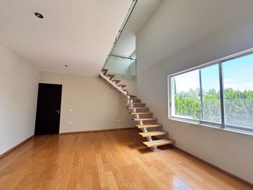 🌟 Residencia Moderna en Renta con Alberca y Jacuzzi en Jurica | $70,000 MXN/mes