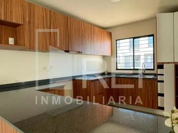 CASA EN RENTA VISTA SUR TLAJOMULCO
