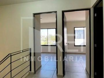 CASA EN RENTA VISTA SUR TLAJOMULCO