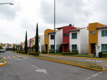 CASA DE REMATE EN RIO LAGARTO 2125 , FRACC BONANZA METEPEC