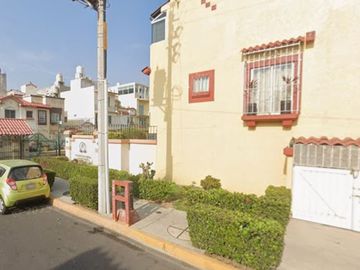 CASA EN VENTA REMATE DE BANCO ,NO ACEPTAMOS CREDITOS ,PONTEVEDRA 5 FRACC VILLA DEL REAL TECAMAC EDO MEXL