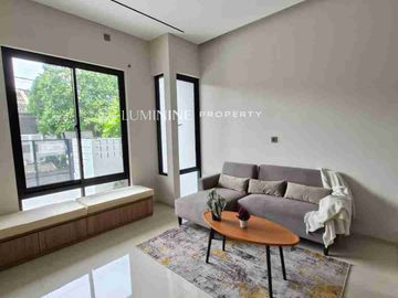 DIJUAL CEPAT RUMAH BARU SIAP HUNI DI NUSA LOKA 5 MENIT KE TOL BSD,BISA KPR,STRATEGIS