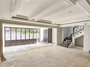 DIJUAL RUMAH BRAND NEW SUPER MEWAH DI JAGAKARSA JAKSEL,BISA KPR,DEKAT TOL ANDARA