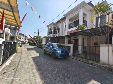 Rumah modern minimalis 2 lantai dalam perumahan dekat kampus UMY, UNJAYA, BSI, Universitas Alma'ata