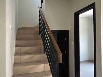🏡 DISEWAKAN RUMAH BRAND NEW – SUMMARECON CROWN GADING