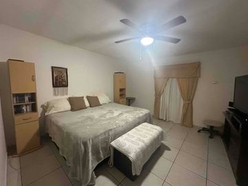 Privada Viñedos Rioja, La Campiña, 3 recámaras. 3 baños completos, estudio