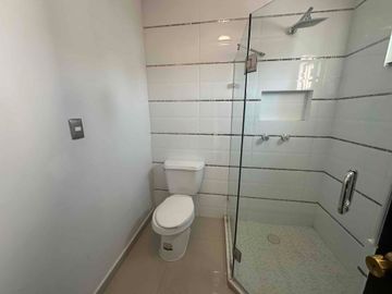 Privada Viñedos Rioja, 2 recámaras 2 baños, piso, cocina integral moderno, granito,lista para habitar