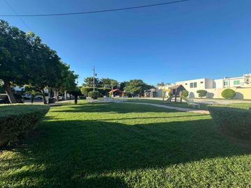 Privada Viñedos Rioja, 2 recámaras 2 baños, piso, cocina integral moderno, granito,lista para habitar