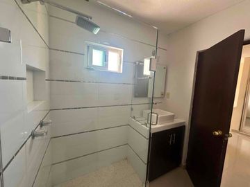 Privada Viñedos Rioja, 2 recámaras 2 baños, piso, cocina integral moderno, granito,lista para habitar
