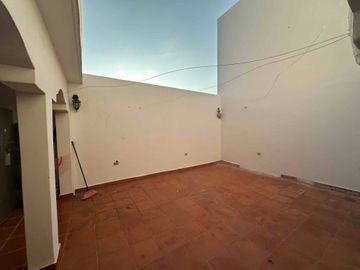 Privada Viñedos Rioja, 2 recámaras 2 baños, piso, cocina integral moderno, granito,lista para habitar