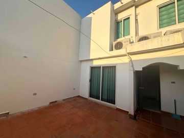 Privada Viñedos Rioja, 2 recámaras 2 baños, piso, cocina integral moderno, granito,lista para habitar