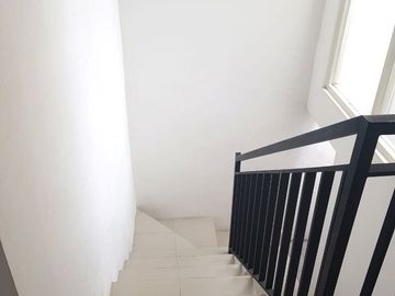 Rumah 2 Lantai Bangunan Terawat Full Furnished Gedangan Sidoarjo