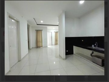 DIJUAL RUMAH CANTIK 2 LANTAI SIAP HUNI LOKASI STRATEGIS DI SUTERA LEORA (AR88/RN)