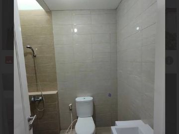 DIJUAL RUMAH CANTIK 2 LANTAI SIAP HUNI LOKASI STRATEGIS DI SUTERA LEORA (AR88/RN)