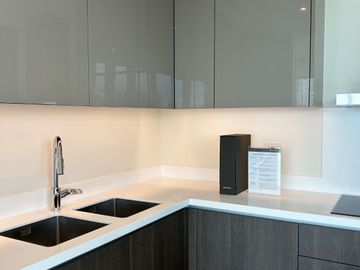 FL: Brand New 3BR Unit at Park Central Towers, Makati.