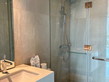 FL: Brand New 3BR Unit at Park Central Towers, Makati.