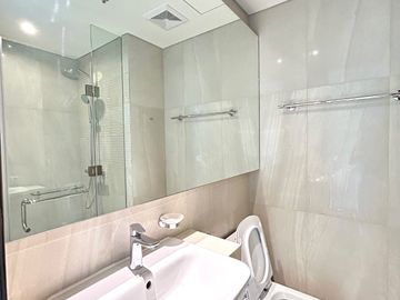 FL: Brand New 3BR Unit at Park Central Towers, Makati.