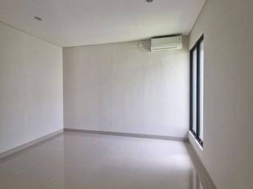 Dijual Dibawah Harga Pasar Rumah di Paramount Petals