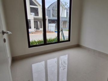 Dijual Dibawah Harga Pasar Rumah di Paramount Petals