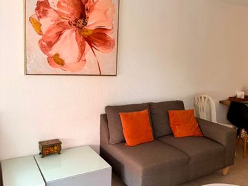 Casa en condominio de pocas casas con alberca, dentro del fraccionamiento las garzas