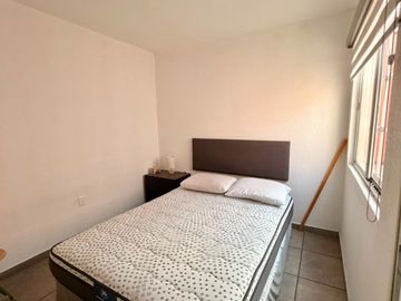 Casa en condominio de pocas casas con alberca, dentro del fraccionamiento las garzas