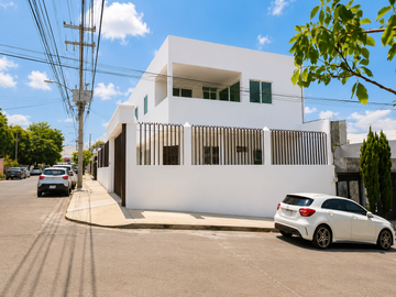 Casa en venta nueva en Jardines de la Cruz con espacio en PB multiusos