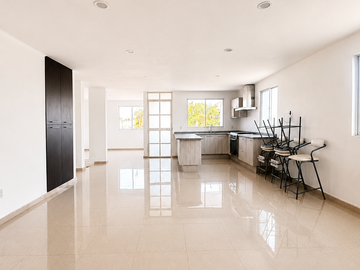 Casa en venta nueva en Jardines de la Cruz con espacio en PB multiusos