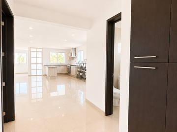 Casa en venta nueva en Jardines de la Cruz con espacio en PB multiusos