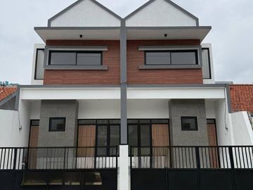 Dijual Rumah Baru Gress Tenggilis dekat Ubaya