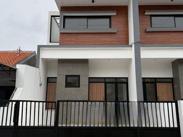 Dijual Rumah Baru Gress Tenggilis dekat Ubaya