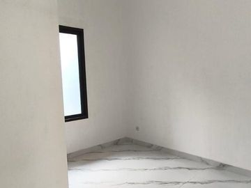 Dijual Rumah Baru Gress Tenggilis dekat Ubaya