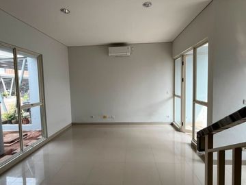 Rumah 2lt luas 8x15 120meter 3KT Cluster Mississippi JGC Jakarta Garden City