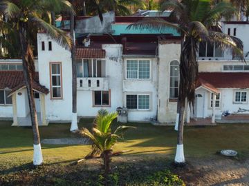 3 Villas frente al mar + negocio de rentas vacacionales en michoacan