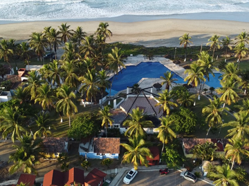 3 Villas frente al mar + negocio de rentas vacacionales en michoacan