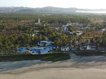 3 Villas frente al mar + negocio de rentas vacacionales en michoacan