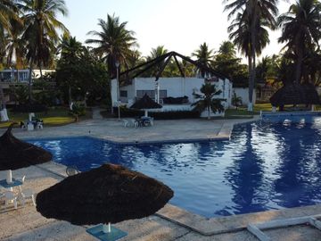 3 Villas frente al mar + negocio de rentas vacacionales en michoacan