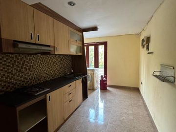 Rumah Hook Furnish di Kemang Pratama Bekasi