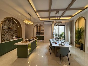 #Dijual Rumah Mediterranean 3 Lantai dengan Kawasan Lengkap Cluster Zephira Malta, di Citra 8 Jakarta Barat