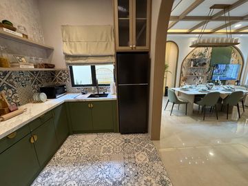 #Dijual Rumah Mediterranean 3 Lantai dengan Kawasan Lengkap Cluster Zephira Malta, di Citra 8 Jakarta Barat