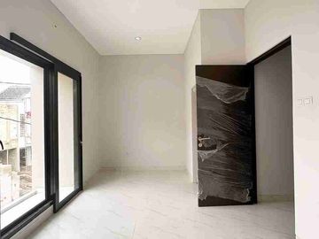 Rumah Scandinavian dekat tol Cibubur stasiun LRT Cibubur