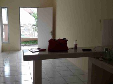 dijual rumah 2 lantai di citra raya Cikupa cluster pesona